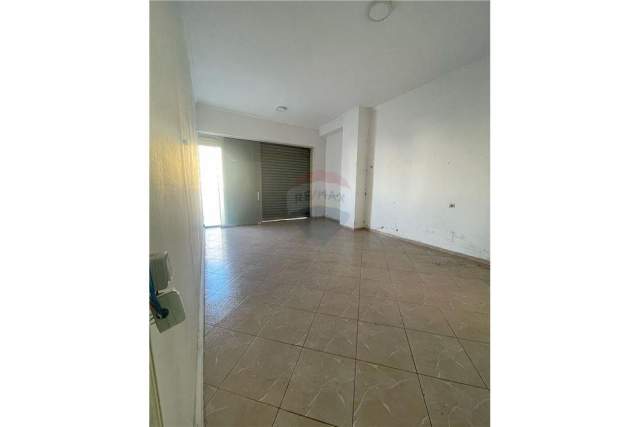 Tirane, jepet me qera dyqan Kati 0, 101 m² 700 Euro (FRANK BARDHI)
