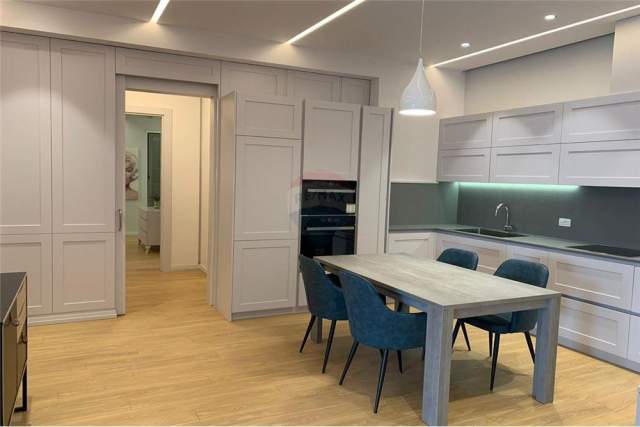 Tirane, shitet apartament 141 m² 357.000 Euro (kompleksi deliorgji)