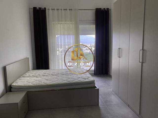 Tirane, jepet me qera Vile Kati 1, 350 m² 1.700 Euro (Rezidence Kodra e Diellit 2)