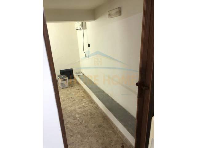 Durres, jepet me qera dyqan Kati 0, 150 m² 1.300 Euro (MUZEUMI,DURRES)