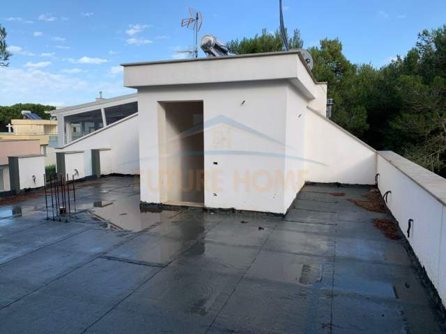 Qerret, shitet Vile 3+1+A+BLK Kati 0, 200 m² 300.000 Euro (QERRET,KAVAJE)