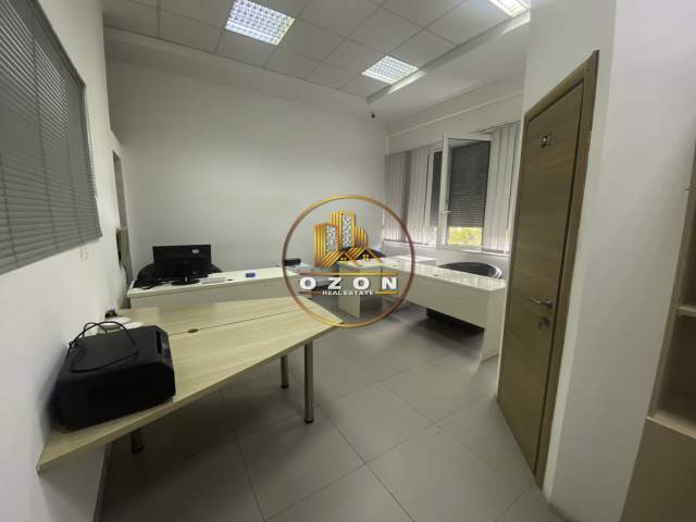 Tirane, jepet me qera ambjent biznesi Kati 1, 160 m² 1.400 Euro (Rruga e Bogdaneve)