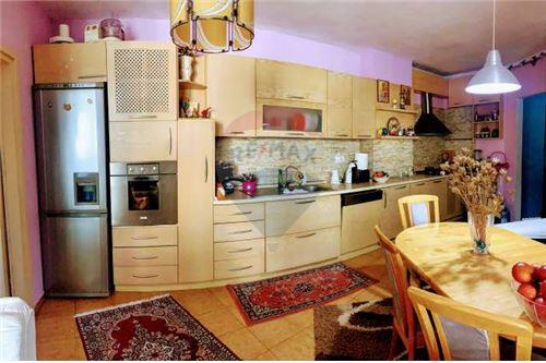 Tirane, shitet apartament 1+1+BLK Kati 5, 90 m² 83.000 Euro (Don Bosko)