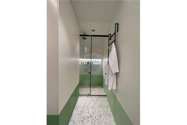 Tirane, jepet me qera ambjent biznesi Kati 2, 73 m² 1.500 Euro (Rruga e Elbasanit)