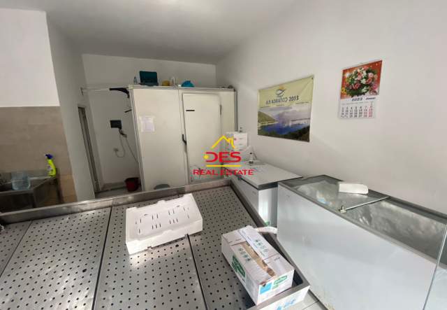 Vlore, shitet ambjent biznesi Kati 0, 30 m² 65.000 Euro (Rruga Mustafa Bello,Vlore)
