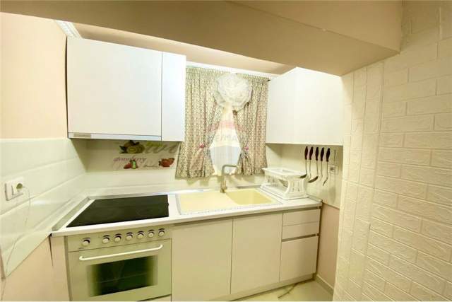 Tirane, jepet me qera apartament 1+1 40 m² 450 Euro (komuna e parisit)