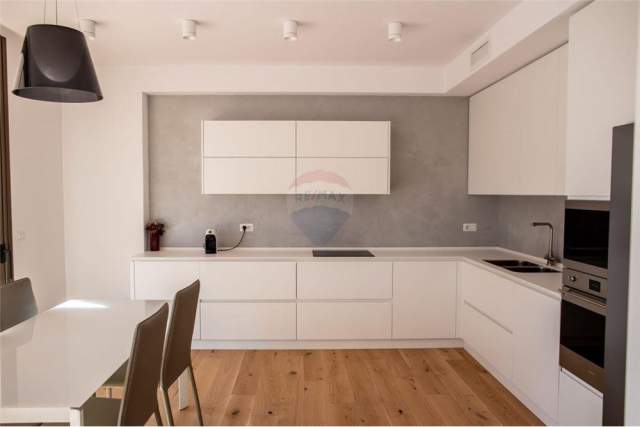 Tirane, shitet Vile 619 m²  (teg)