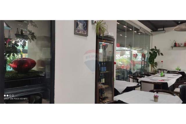 Tirane, shitet bar-resorant 100 m² 520.000 Euro (don bosko)