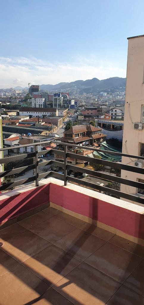 Tirane, shitet apartament 2+1 Kati 6, 100 m² 98.000 Euro (Mbrapa Spitalit amerikan 3)