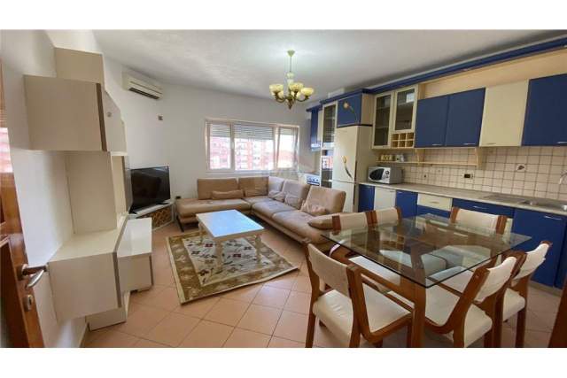 Tirane, jepet me qera apartament 2+1+BLK Kati 7, 75 m² 600 Euro (tirana e re)