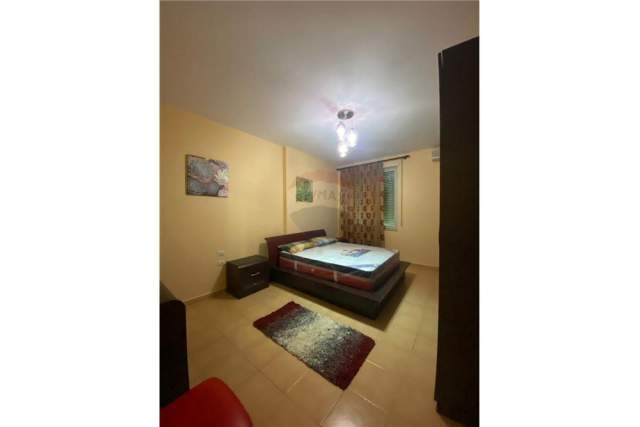 Tirane, shitet apartament 1+1 165.000 Euro (kika1)