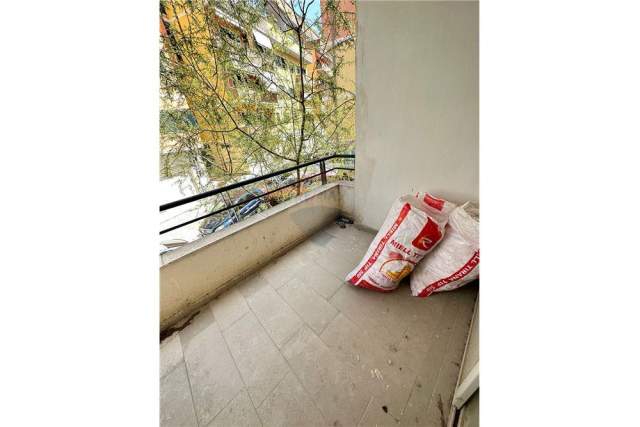 Tirane, shitet apartament 1+1+BLK Kati 3, 72 m² 82.500 Euro (Liqeni i Thate)