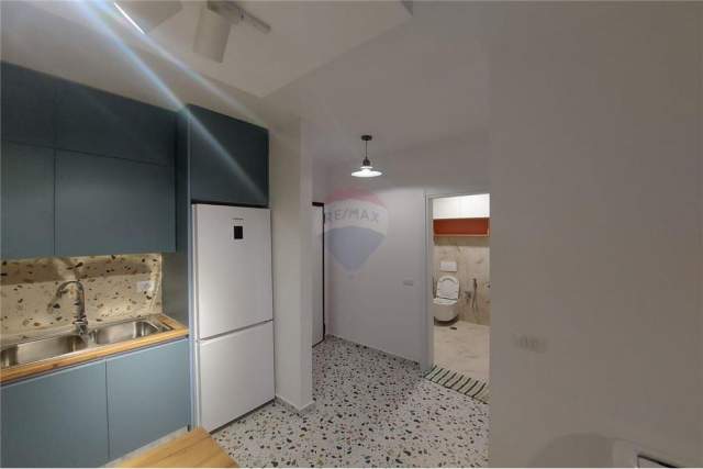 Tirane, jepet me qera apartament 1+1 Kati 4, 55 m² 400 Euro (Fusha e Aviacionit)