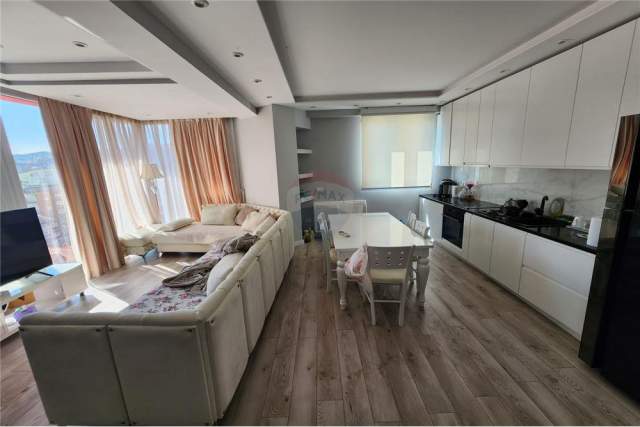 Tirane, shitet apartament 1+1+BLK Kati 8, 83 m² 145.000 Euro (Komuna e Parisit)