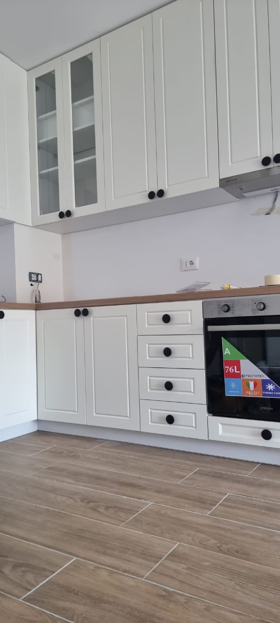 Tirane, jepet me qera apartament 1+1+BLK Kati 4, 60 m² 350 Euro (Rruga Mustafa Mara)