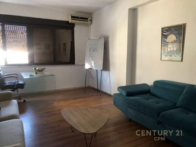 Tirane, jepet me qera apartament 2+1+BLK Kati 4, 109 m² 600 Euro (bllok)