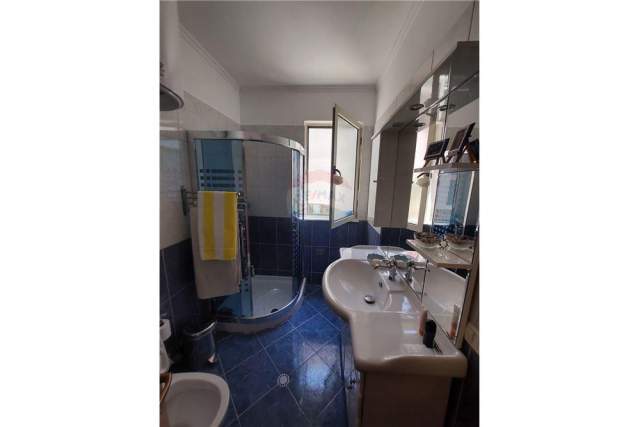 Tirane, jepet me qera apartament 2+1+A+BLK Kati 4, 95 m² 400 Euro (Rruga Mahmut Allushi)