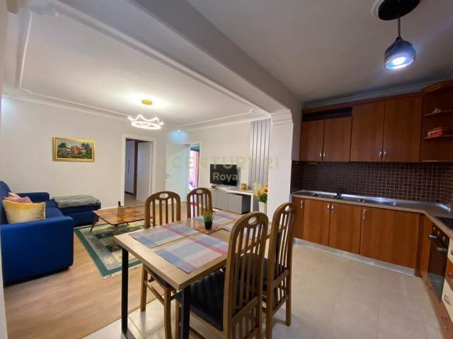 Tirane, jepet me qera apartament 1+1, 550 Euro (Spitali Amerikan 2)