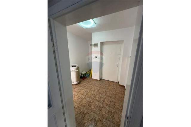 Tirane, jepet me qera zyre Kati 2, 76 m² 600 Euro (Myslym Shyri)