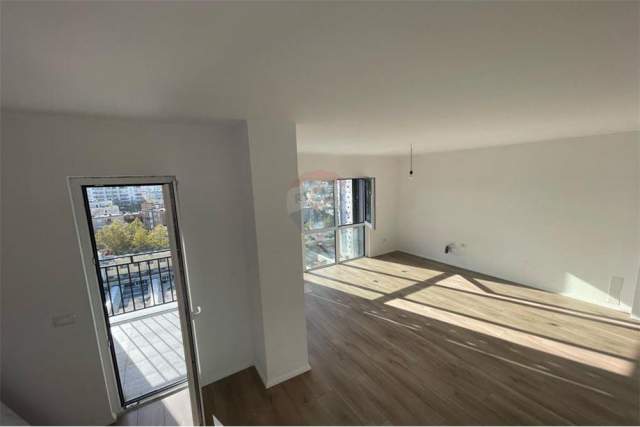 Tirane, jepet me qera apartament 1+1+A+BLK Kati 8, 72 m² 400 Euro (Emerald Center)