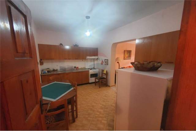 Tirane, jepet me qera apartament 2+1+A+BLK Kati 2, 100 m² 500 Leke (21 dhjetori)