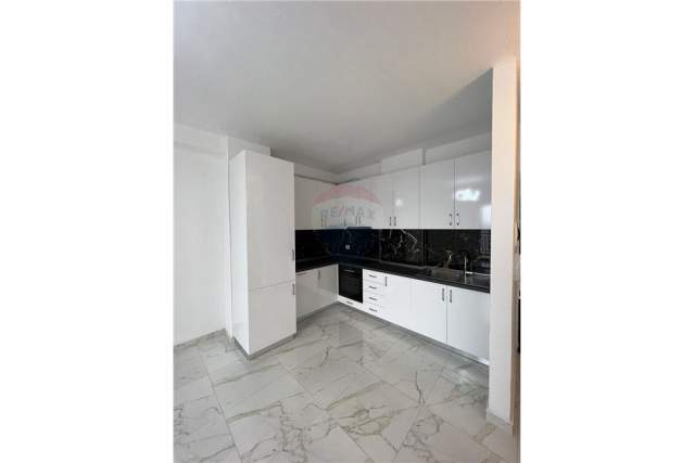 Tirane, jepet me qera apartament 1+1 79 m² 350 Euro (Shkolla e Baletit)
