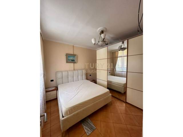 Tirane, jepet me qera apartament 2+1 Kati 4, 80 m² 550 Euro (Komplekset Delijorgji)