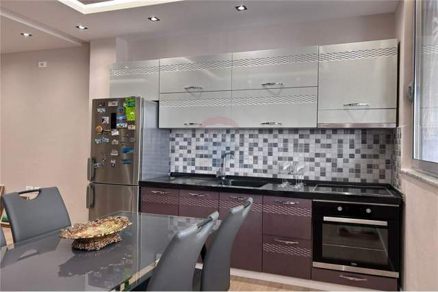 Tirane, jepet me qera apartament 2+1+A+BLK Kati 2, 80 m² 450 Euro (Fresk)