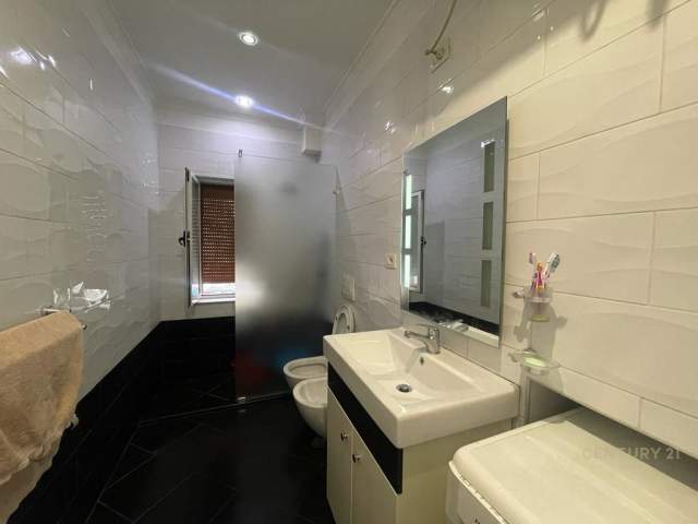 Tirane, jepet me qera apartament 2+1 Kati 2, 63 m² 600 Euro (don bosko)
