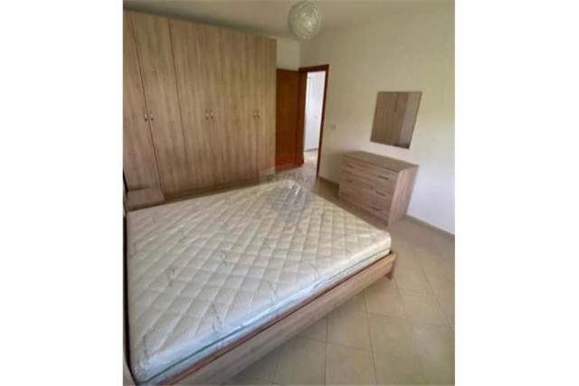 Tirane, jepet me qera apartament 1+1 Kati 3, 55 m² 500 Euro (Sheshi Wilson)