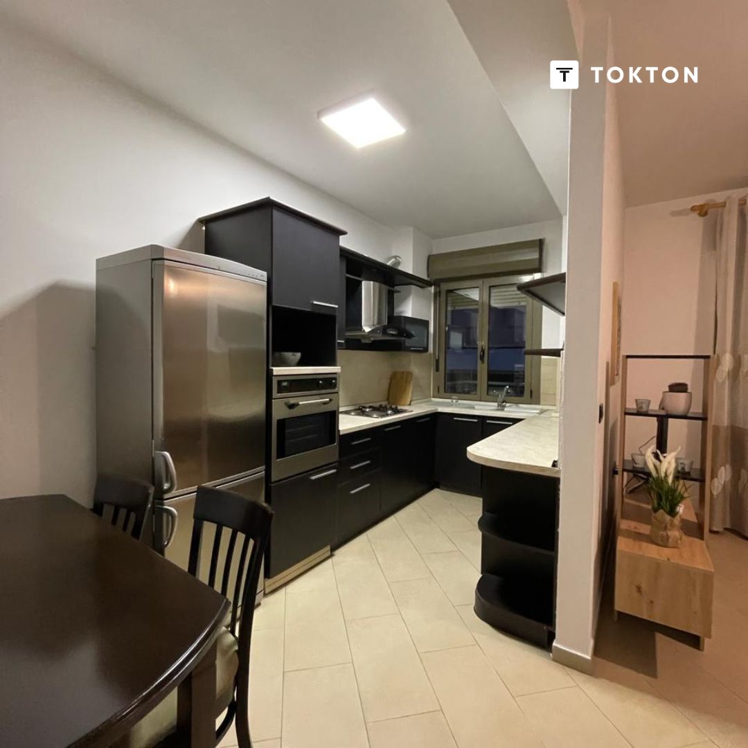 QERA, APARTAMENT 2+1, QENDËR, 1000 EURO, TIRANË, TT 648