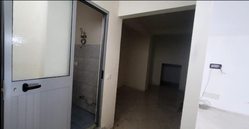 Durres, jepet me qera ambjent biznesi Kati -1, 25.000 Leke (Sefer Efendi)
