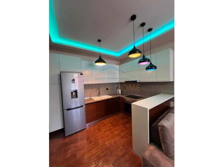 Shitet, Apartament 1+1, në Yzberisht, Tiranë. AREA40241