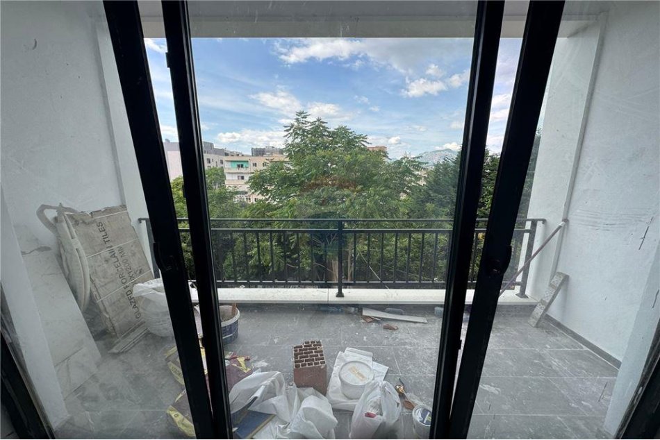 Tirane, jepet me qera apartament 3+1+Ballkon Kati 1, 124 m² 600 € (Rruga e Dibrës - Farmacia 10)