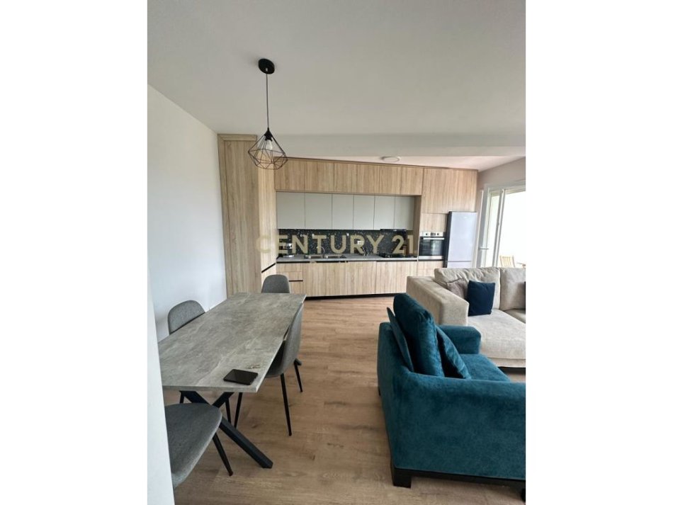 Tirane, jepet me qera apartament 2+1 Kati 4, 113 m² 530 € 