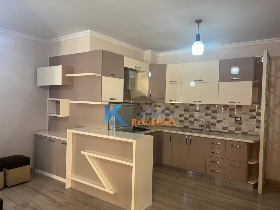 Tirane, jepet me qera apartament 2+1 Kati 6, 93 m² (Astir, afer Bar Bohem)