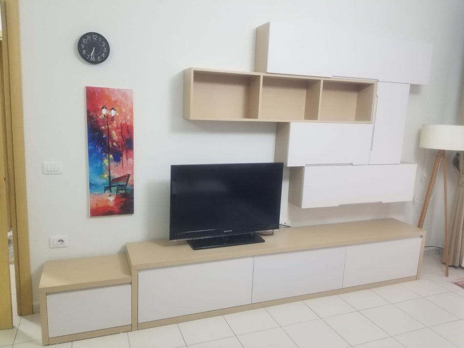 Tirane, jepet me qera apartament 1+1+Ballkon Kati 3, 68 m² 500 € (Rruga Peti)
