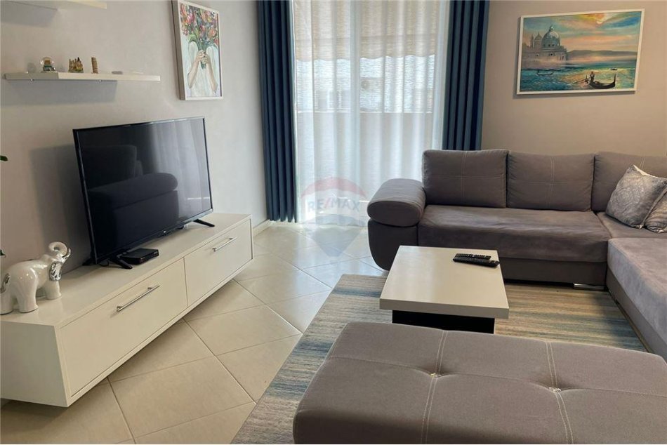Tirane, jepet me qera apartament 2+1 Kati 4, 77 m² 500 € (rruga foto xhadella - Astir)