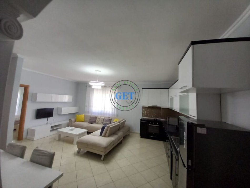Durres, jepet me qera apartament 2+1+Ballkon Kati 4, 85 m² 350 € (Stadiumi, Durres)