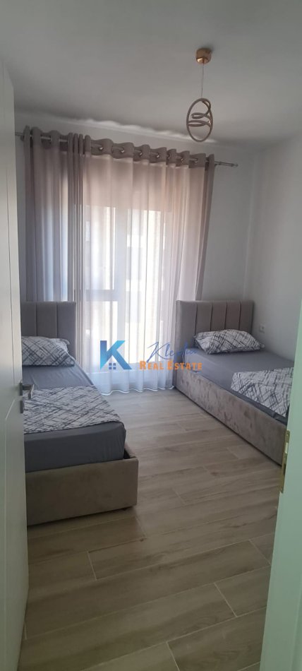 Tirane, jepet me qera apartament 2+1 Kati 4, 102 m² 700 € (Porcelan, te rezidenca Erli)