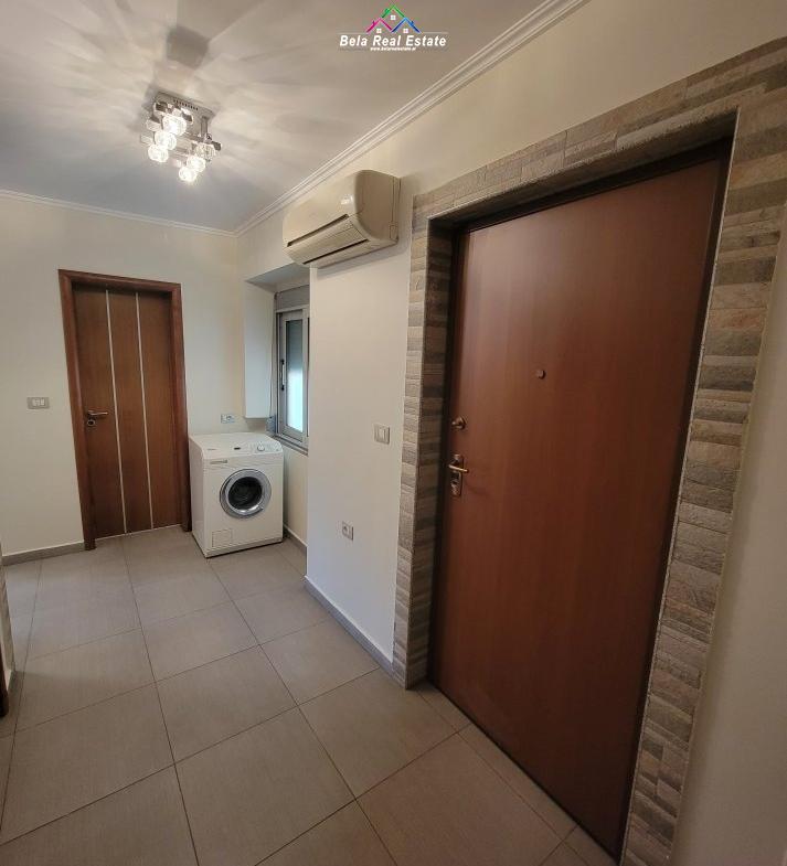 Tirane, jepet me qera apartament 1+1 Kati 3, 60 m² 500 € (Brryli)