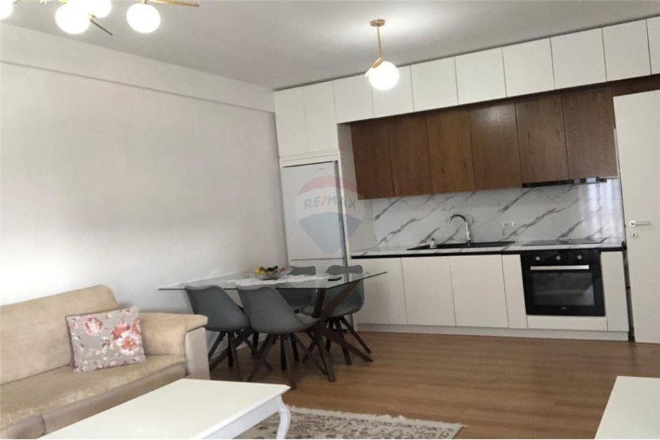 Tirane, shitet apartament 2+1 Kati 9, 73 m² 125.000 € (Tregu i Madh - Rruga 5 Maji)