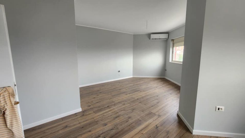 Tirane, shitet apartament 2+1 Kati 4, 124 m² 125.000 € (Fresku)