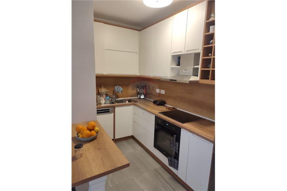 Tirane, jepet me qera apartament 2+1 Kati 3, 89 m² 550 € (kompleksi Fratari - Kopshti Botanik)