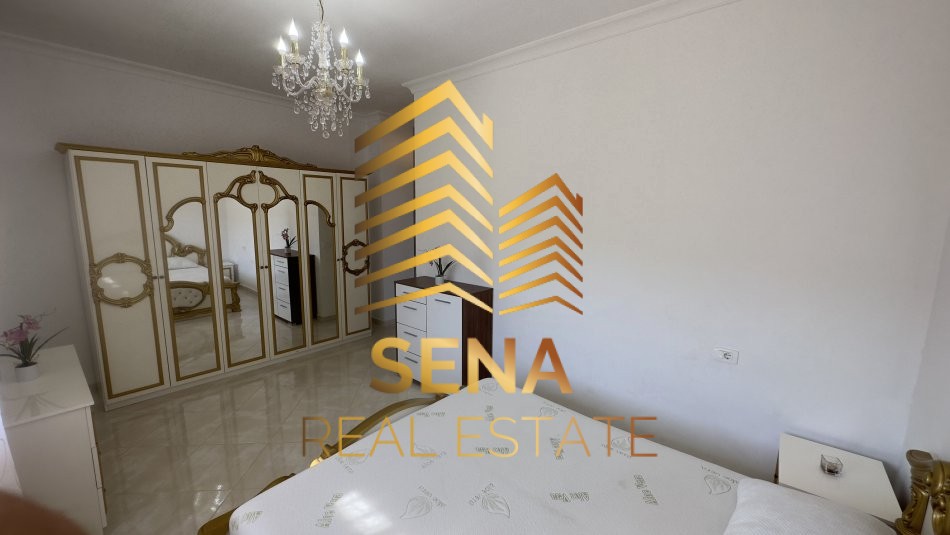 Tirane, jepet me qera apartament+verande | Penthouse 3+1+Ballkon Kati 4, 220 m² 600 € (Rruga Sadik Stavileci)