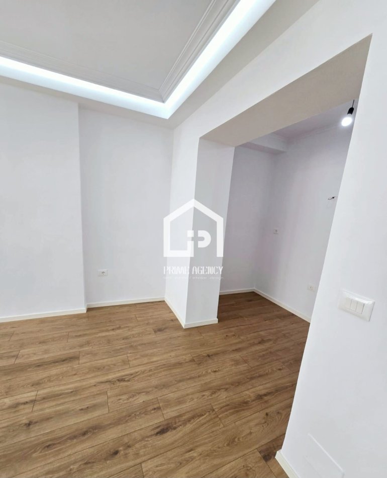 SHITET : APARTAMENT 2+1/Pranë Ambasadës Amerikane & Istitutit të Higjenës