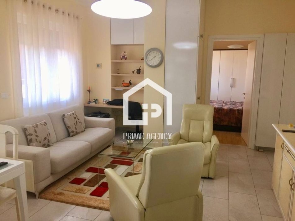 JEPET ME QIRA : Super apartament 1+1 Rr: BOGDANEVE, mbrapa bllokut të ambasadave