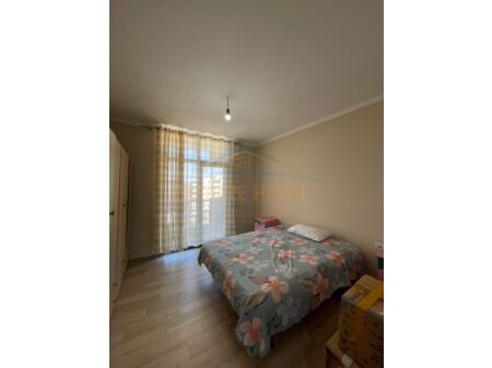 Shitet, Apartament 2+1+2, Unaza e Re, Tiranë. AREA39813