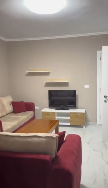 Tirane, jepet me qera apartament 1+1 Kati 2, 60 m² 400 € (Sanatoriumi)