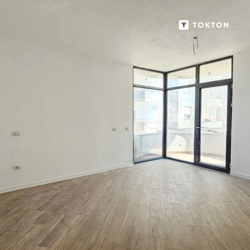 Durres, shitet apartament 2+1 Kati 8, 113 m² 260.000 € (Durrës) TT 1230